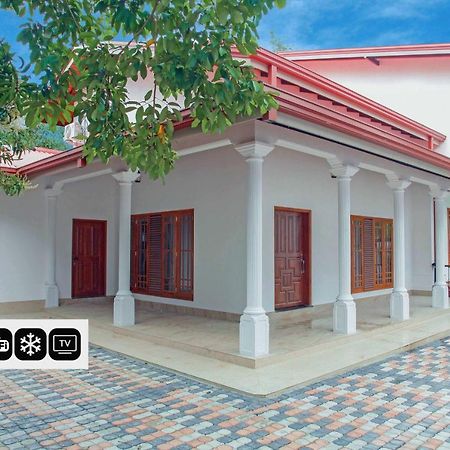 Hotel White House Ratnapura Exterior photo