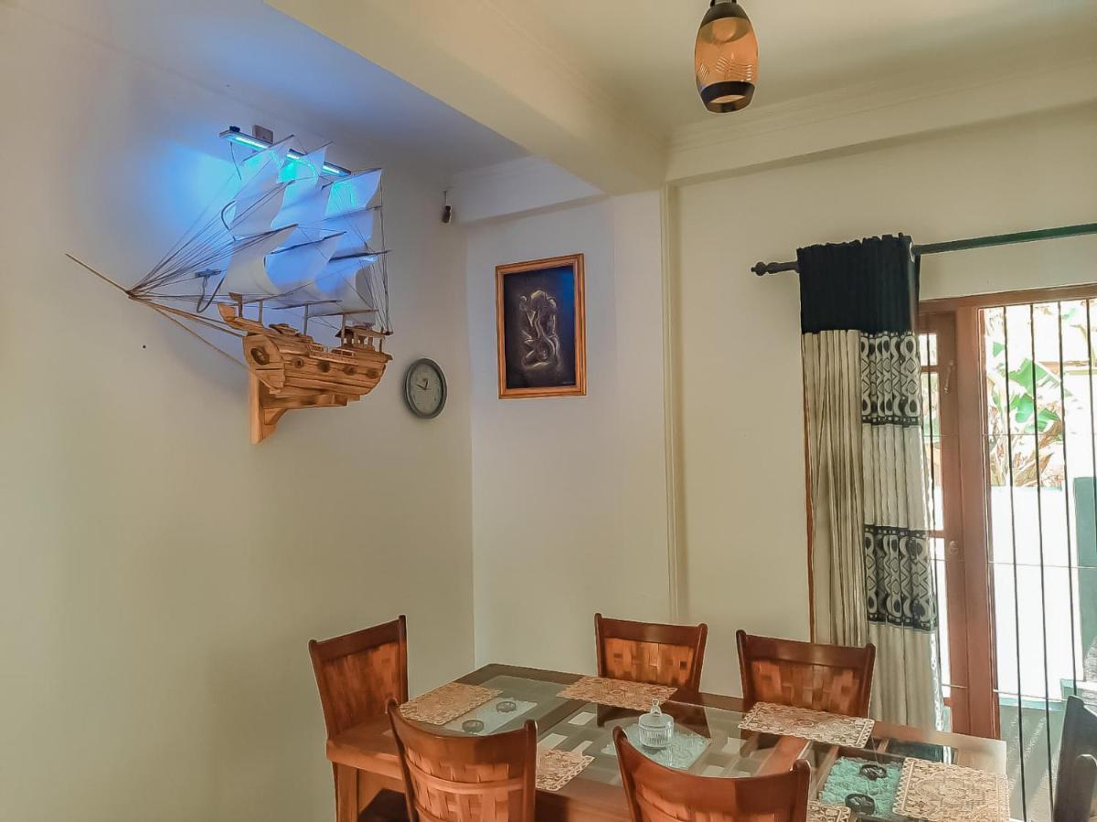 Hotel White House Ratnapura Exterior photo