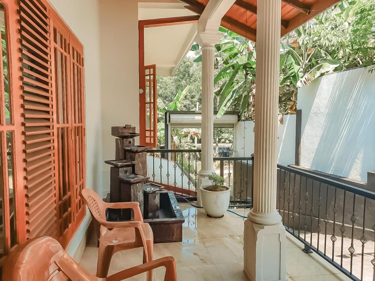 Hotel White House Ratnapura Exterior photo